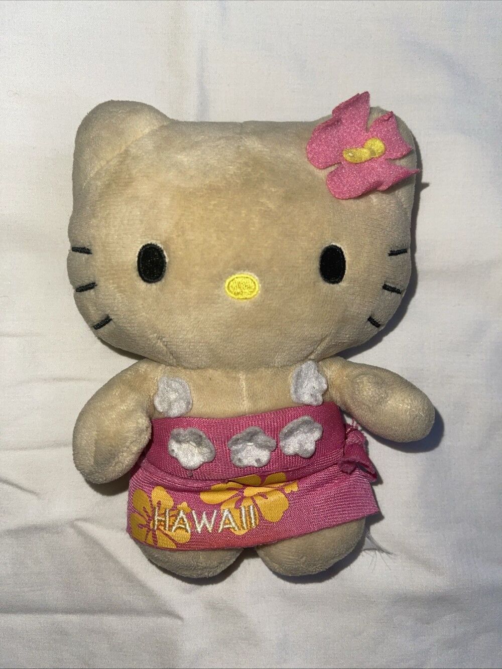 HAWAII Limited Edition Hello Kitty Plush 6"  2018